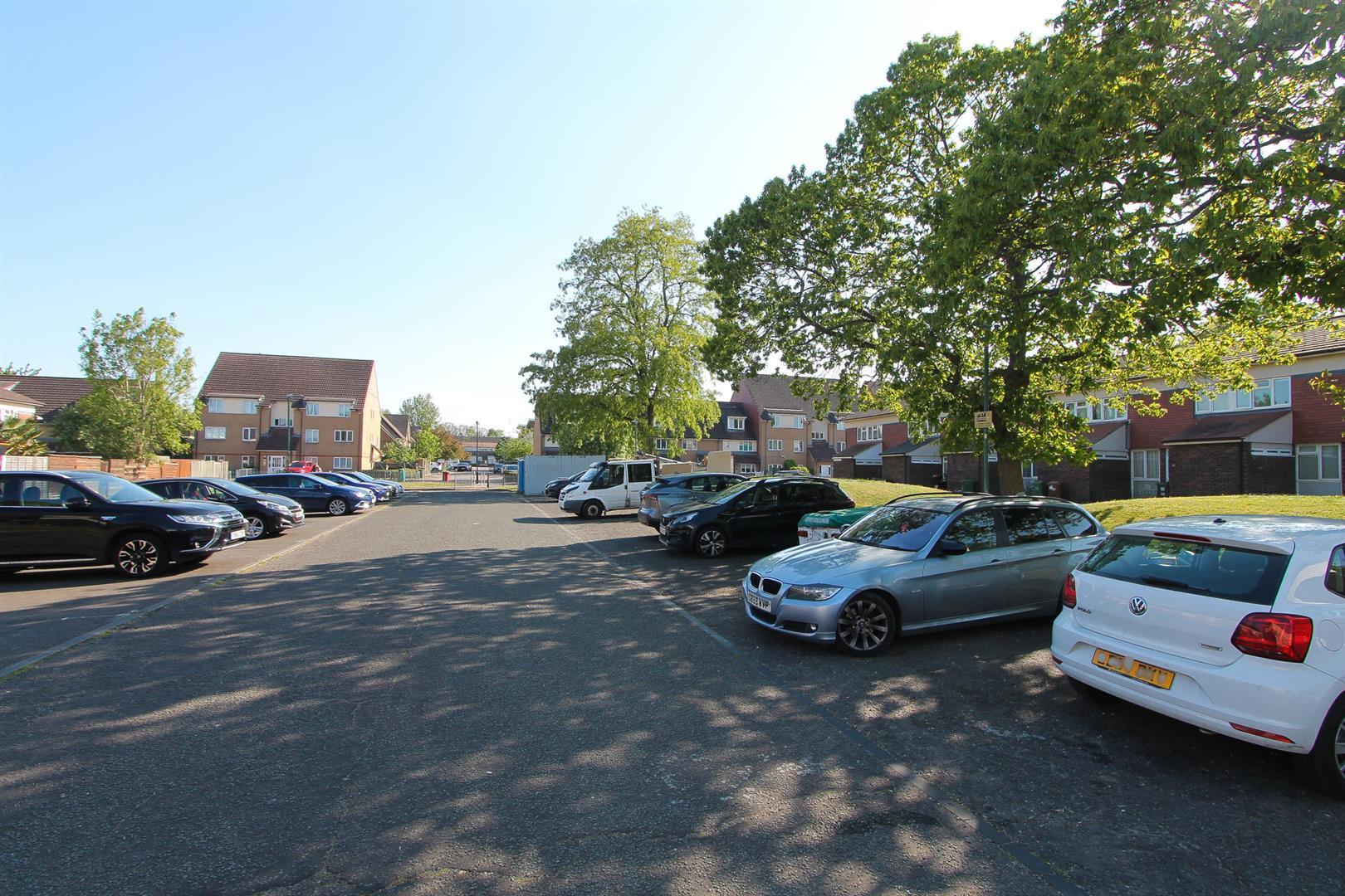 1 bed property in Defiant Way, Wallington